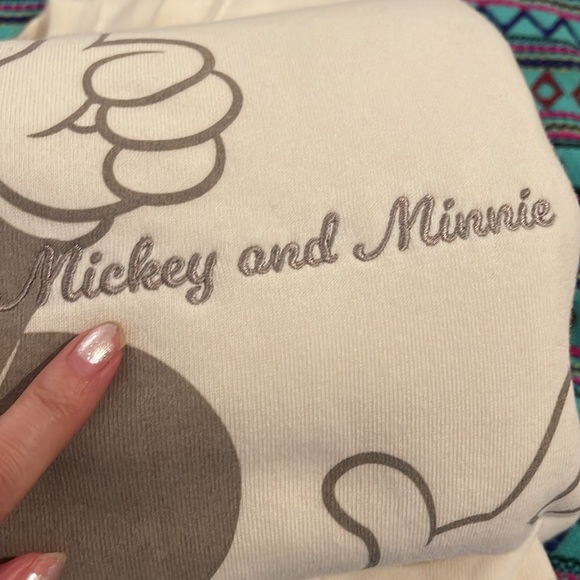 NWT Disney Micky & Minnie Sweatshirt ❤️ - Picture 5 of 5